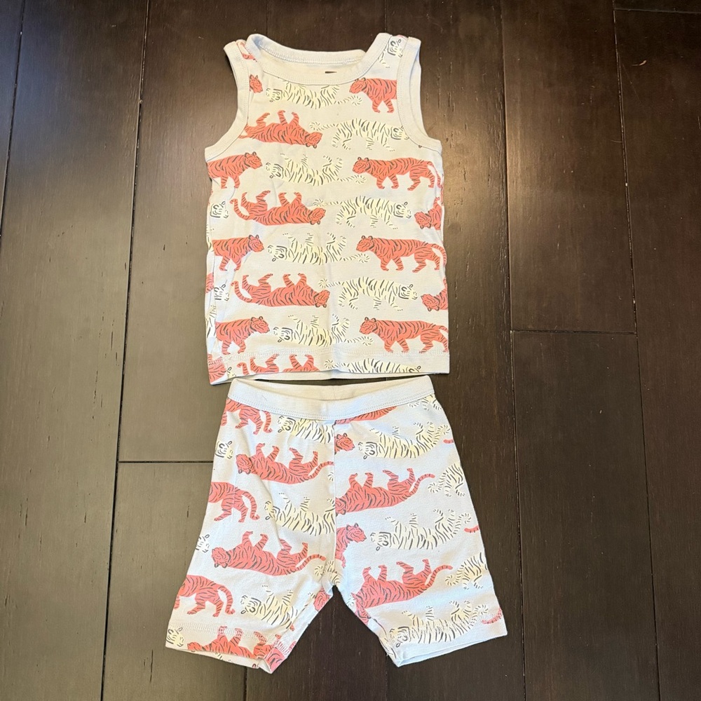 Tea Collection sleeveless Pajama Set
